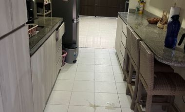 VENDO CASA EN MANGA - 200 MTS2 CONSTRUIDOS