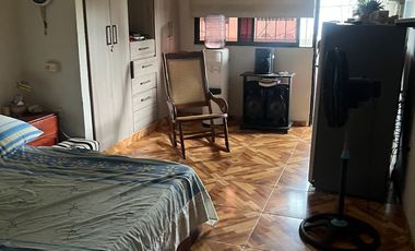 VENDO CASA EN MANGA - 200 MTS2 CONSTRUIDOS