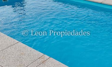 Leon Propiedades vende parcela con casa en Fundo Alhué, Curacaví.