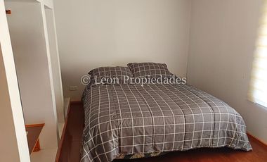 Leon Propiedades vende parcela con casa en Fundo Alhué, Curacaví.