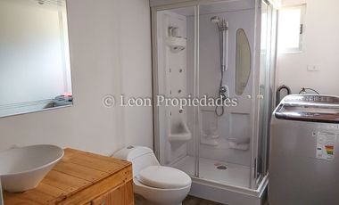 Leon Propiedades vende parcela con casa en Fundo Alhué, Curacaví.