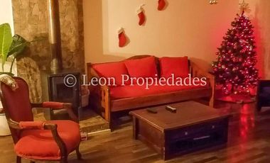 Leon Propiedades vende parcela con casa en Fundo Alhué, Curacaví.