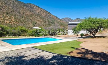 Leon Propiedades vende parcela con casa en Fundo Alhué, Curacaví.