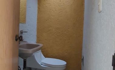 Casa rodeada de jardines