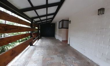 Venta Casa 2 pisos en Villa El Bosque