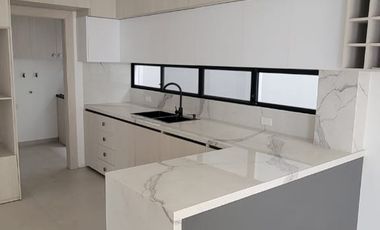 En venta lujosa y moderna casa en Isla Celeste, etapa Estribor, via a Samborondon