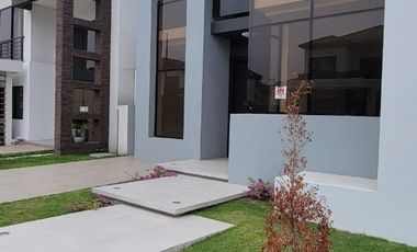 En venta lujosa y moderna casa en Isla Celeste, etapa Estribor, via a Samborondon