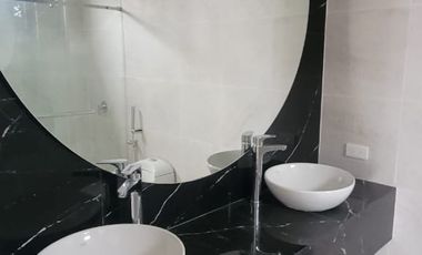 En venta lujosa y moderna casa en Isla Celeste, etapa Estribor, via a Samborondon