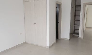 En venta lujosa y moderna casa en Isla Celeste, etapa Estribor, via a Samborondon