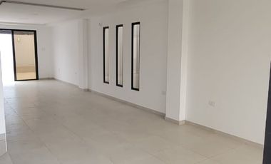 En venta lujosa y moderna casa en Isla Celeste, etapa Estribor, via a Samborondon