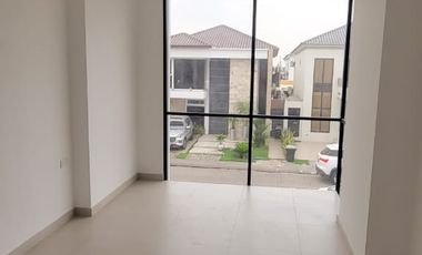 En venta lujosa y moderna casa en Isla Celeste, etapa Estribor, via a Samborondon