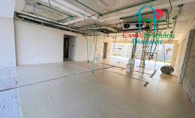 ¡Gran oportunidad! Departamento de playa para restaurar. Con vista lateral al mar