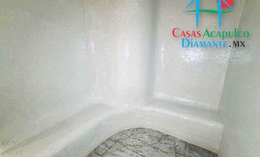 ¡Gran oportunidad! Departamento de playa para restaurar. Con vista lateral al mar