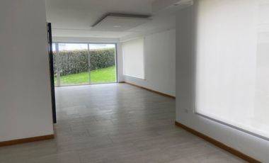 CASA DE RENTA ALQUILER EN CUMBAYA CON GENERADOR ELÉCTRICO SILENCIOSO