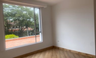 CASA DE RENTA ALQUILER EN CUMBAYA CON GENERADOR ELÉCTRICO SILENCIOSO