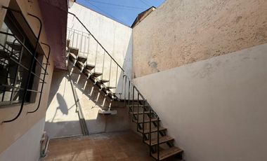 Casa En Atizapán,, 4 recamaras 2 Baños, a 3 calles de Av. Adolfo López Mateos