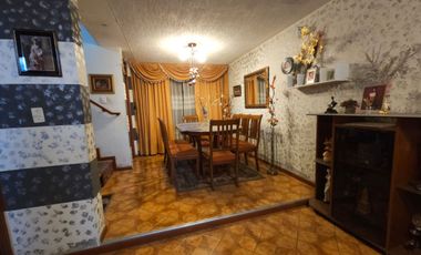 Casa de Tres Pisos en El Cercado de Arequipa en venta