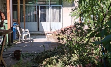 Casa 2 pisos  10 D 5 B   280/212 M2.