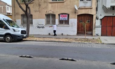 Casa 2 pisos  10 D 5 B   280/212 M2.