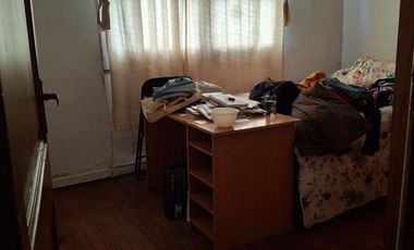 Casa 2 pisos  10 D 5 B   280/212 M2.