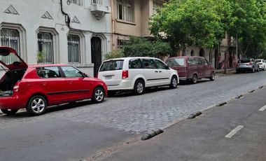 Casa 2 pisos  10 D 5 B   280/212 M2.