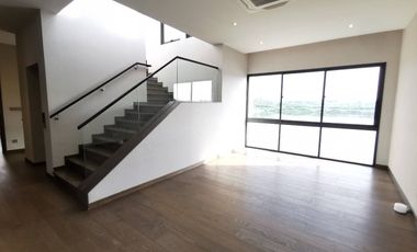 Lake legend Bangna-Suvarnabhumi: 214.20sqwah 563sqm. 4bed 4bath by the lake 99,000,000 Am: 065619----