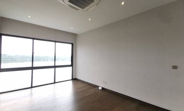 Lake legend Bangna-Suvarnabhumi: 214.20sqwah 563sqm. 4bed 4bath by the lake 99,000,000 Am: 065619----