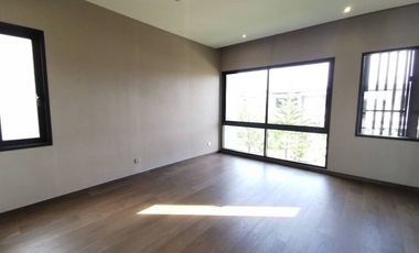 Lake legend Bangna-Suvarnabhumi: 214.20sqwah 563sqm. 4bed 4bath by the lake 99,000,000 Am: 065619----