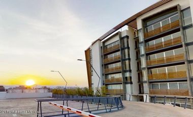 Venta de PH en juriquilla 2 niveles 2 recamaras 3 baños amplio roof 2 autos