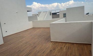 Venta de PH en juriquilla 2 niveles 2 recamaras 3 baños amplio roof 2 autos