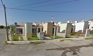 SF- CASA EN VENTA EN COLINAS DEL PARQUE