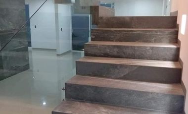 VENTA DE CASA EN PORTÓN DE SANTA CLARA