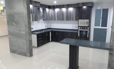 VENTA DE CASA EN PORTÓN DE SANTA CLARA