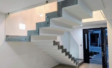 VENTA DE CASA EN PORTÓN DE SANTA CLARA