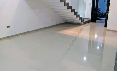 VENTA DE CASA EN PORTÓN DE SANTA CLARA