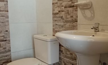 “Amplio y luminoso departamento de 3 dormitorios y 2 baños frente al parque en Ate”.