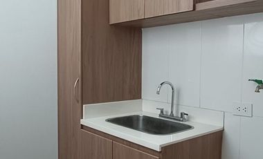 “Amplio y luminoso departamento de 3 dormitorios y 2 baños frente al parque en Ate”.