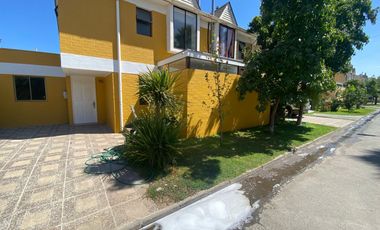 Estupenda casa en Linderos-Buin