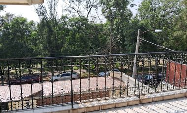 VENDO CASA SATELITE NOVELISTAS AMPLIO JARDIN