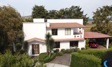Casa en Renta en Zinacantepec, Valle de Zamarrero,  con vista al lago, amueblada.