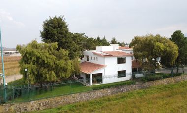 Casa en Renta en Zinacantepec, Valle de Zamarrero,  con vista al lago, amueblada.