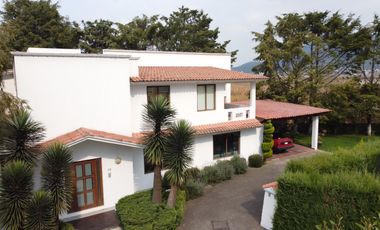 Casa en Renta en Zinacantepec, Valle de Zamarrero,  con vista al lago, amueblada.
