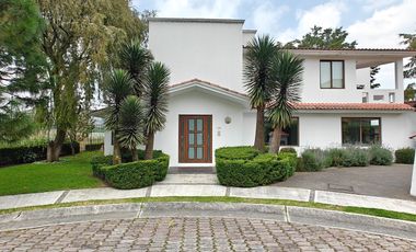 Casa en Renta en Zinacantepec, Valle de Zamarrero,  con vista al lago, amueblada.