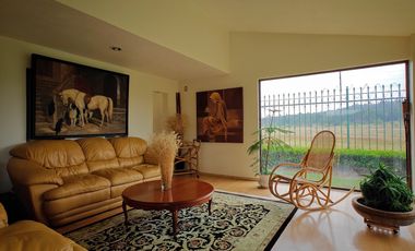 Casa en Renta en Zinacantepec, Valle de Zamarrero,  con vista al lago, amueblada.