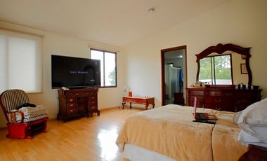 Casa en Renta en Zinacantepec, Valle de Zamarrero,  con vista al lago, amueblada.