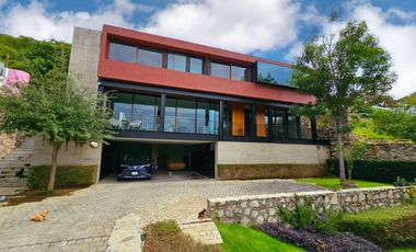 LAS CAÑADAS CASA EN VENTA SEMINUEVA MODERNA CON INCREIBLE VISTA