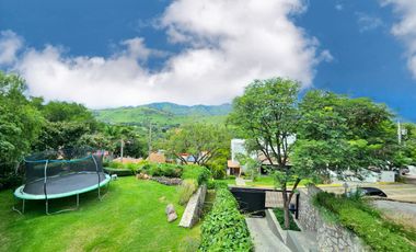 LAS CAÑADAS CASA EN VENTA SEMINUEVA MODERNA CON INCREIBLE VISTA