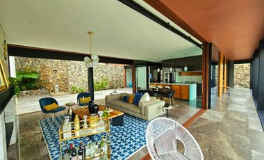 LAS CAÑADAS CASA EN VENTA SEMINUEVA MODERNA CON INCREIBLE VISTA