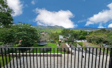 LAS CAÑADAS CASA EN VENTA SEMINUEVA MODERNA CON INCREIBLE VISTA