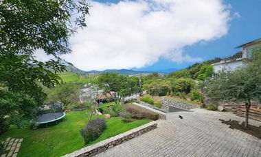LAS CAÑADAS CASA EN VENTA SEMINUEVA MODERNA CON INCREIBLE VISTA